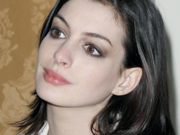 Anne Hathaway