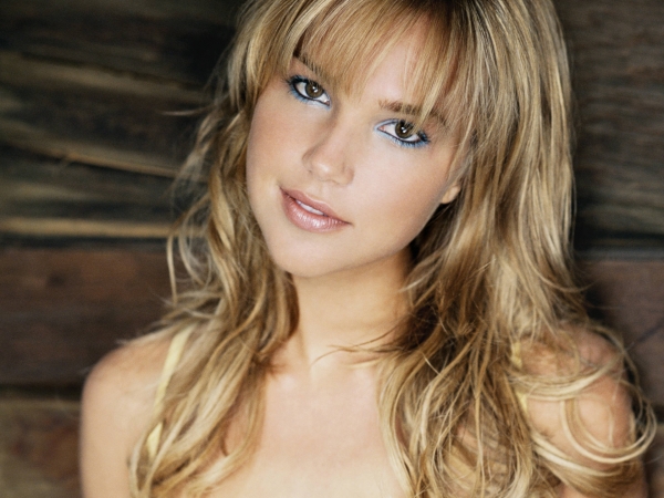 Arielle Kebbel