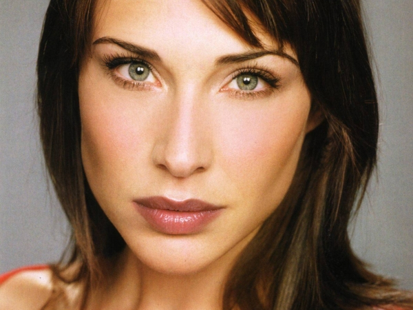 Claire Forlani