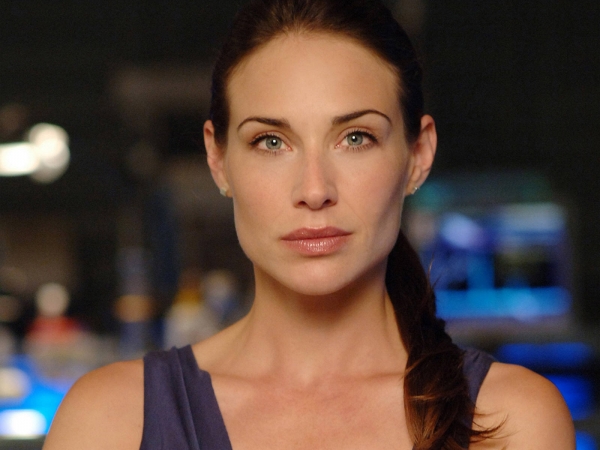 Claire Forlani