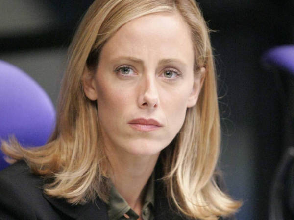 Kim Raver