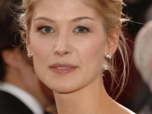 Rosamund Pike