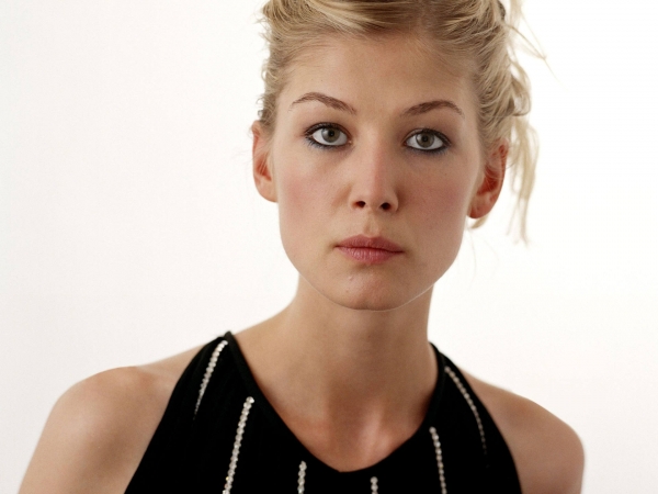 Rosamund Pike